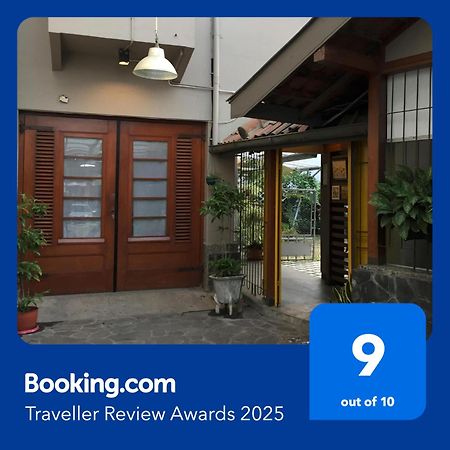 De Riau Guesthouse Bandung Extérieur photo