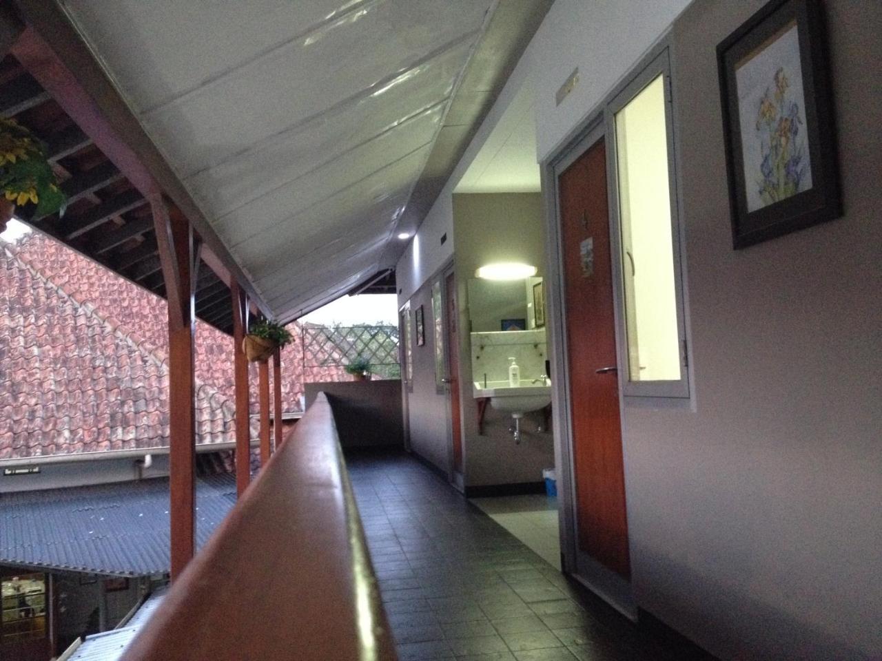 De Riau Guesthouse Bandung Extérieur photo